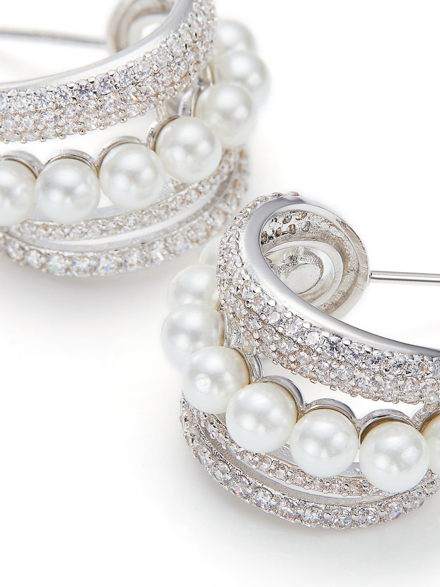 Fauna Pearl White Earrings