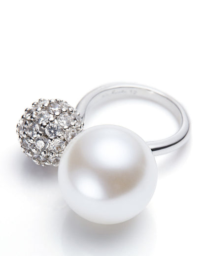 Elegance in Pearl