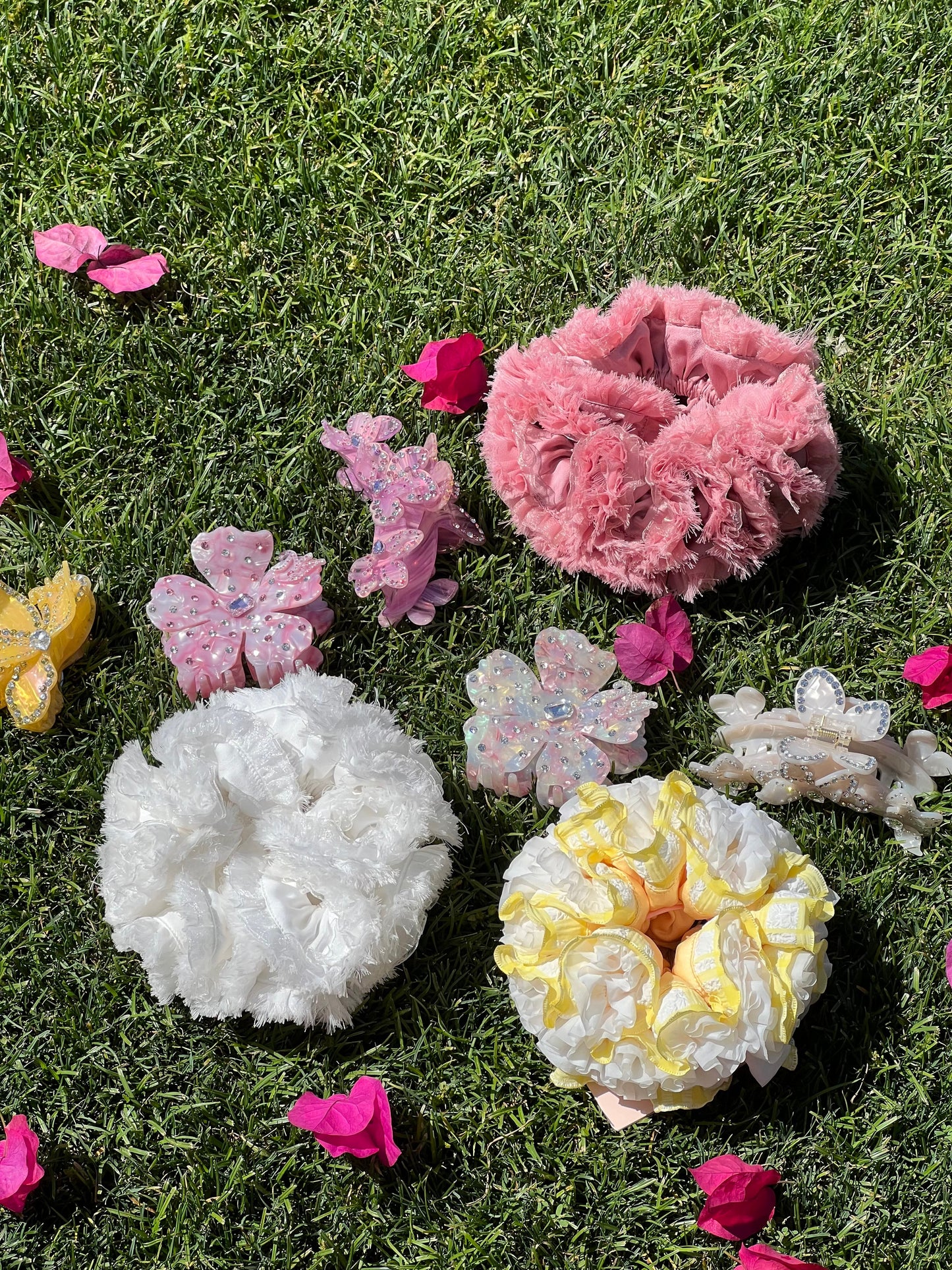 Amani Scrunchie (White)