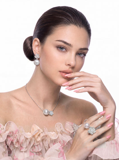 Lovelle Floral White Necklace