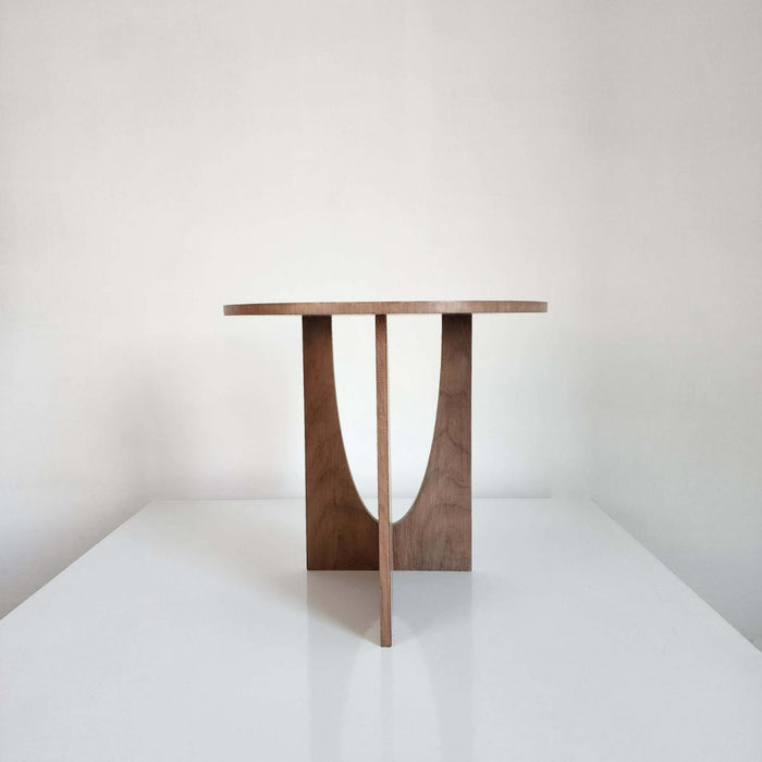 Accent Round table